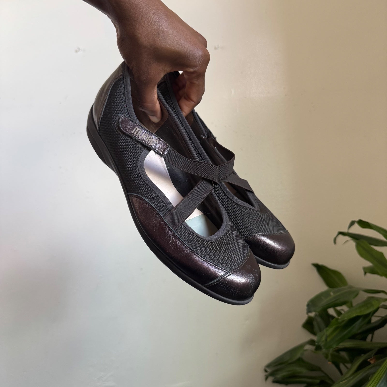 Munro Metallic Bronze Leather Mesh Mary Jane Sneaker Flats Crisscross Strap US 8