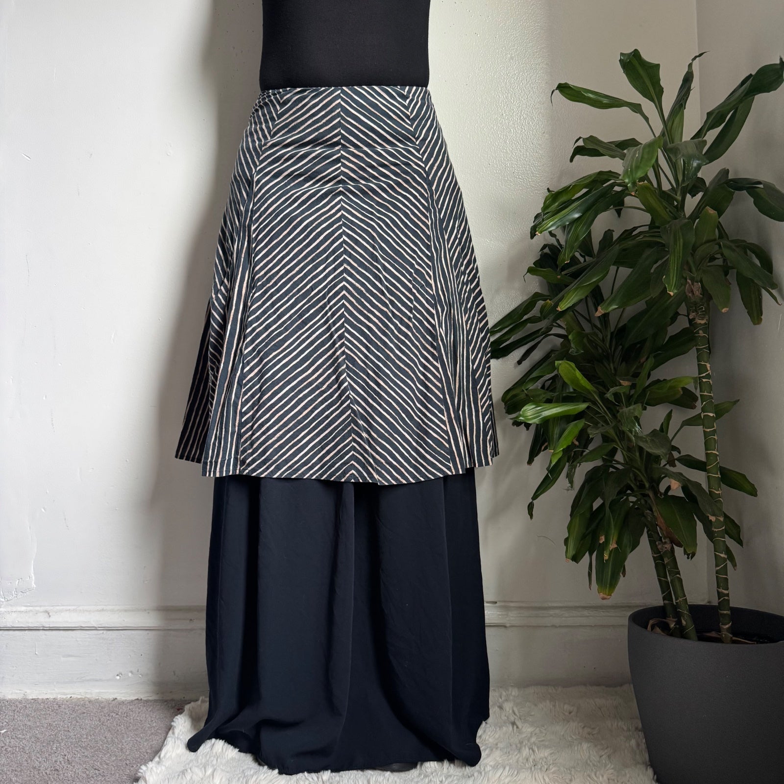Vintage Chevron Stripe Midi Skirt fits S-M