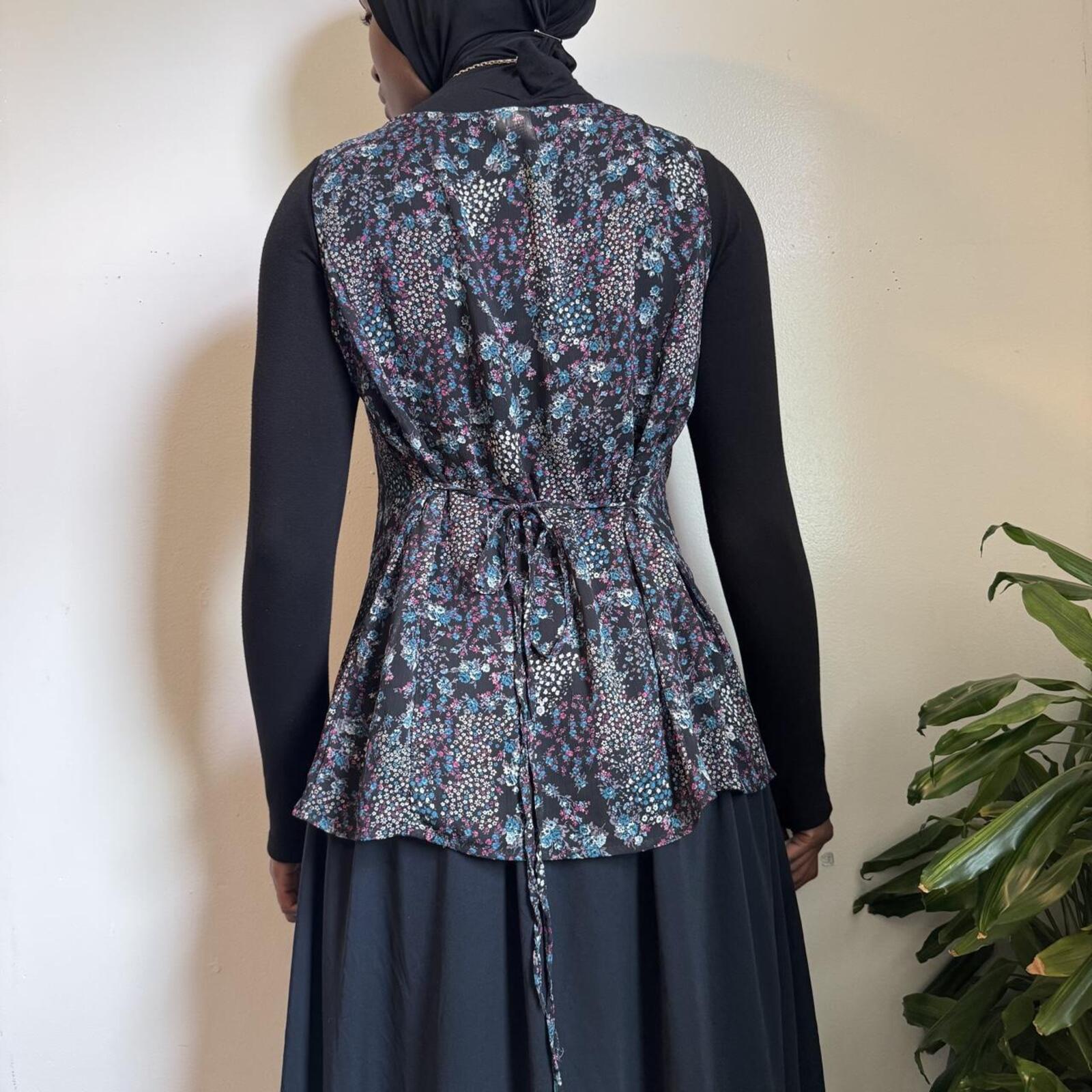 Vintage 90s Whimsigoth Ditsy Floral see through light weight blouse XXL