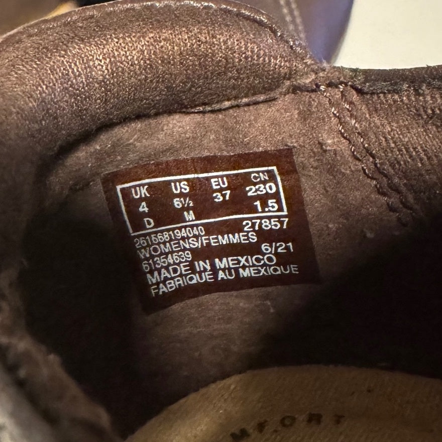Clarks brown pebbled leather comfort loafers side elastic gore button tab US 6.5
